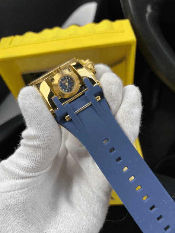 Invicta Magnum Reserve Bolt Zeus Blue Dial - Image 6