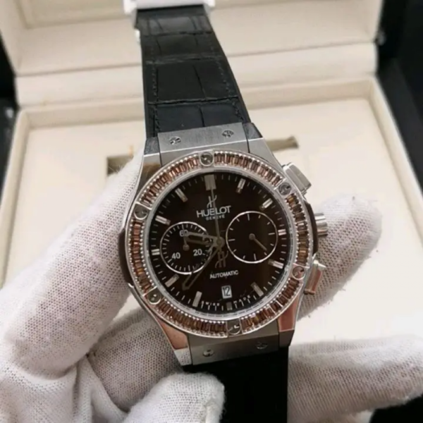 Relógio Hublot Big Bang Cravejado